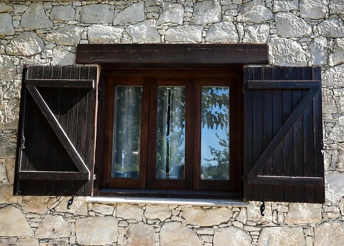 Demetriou Paradisos Hills Hotel